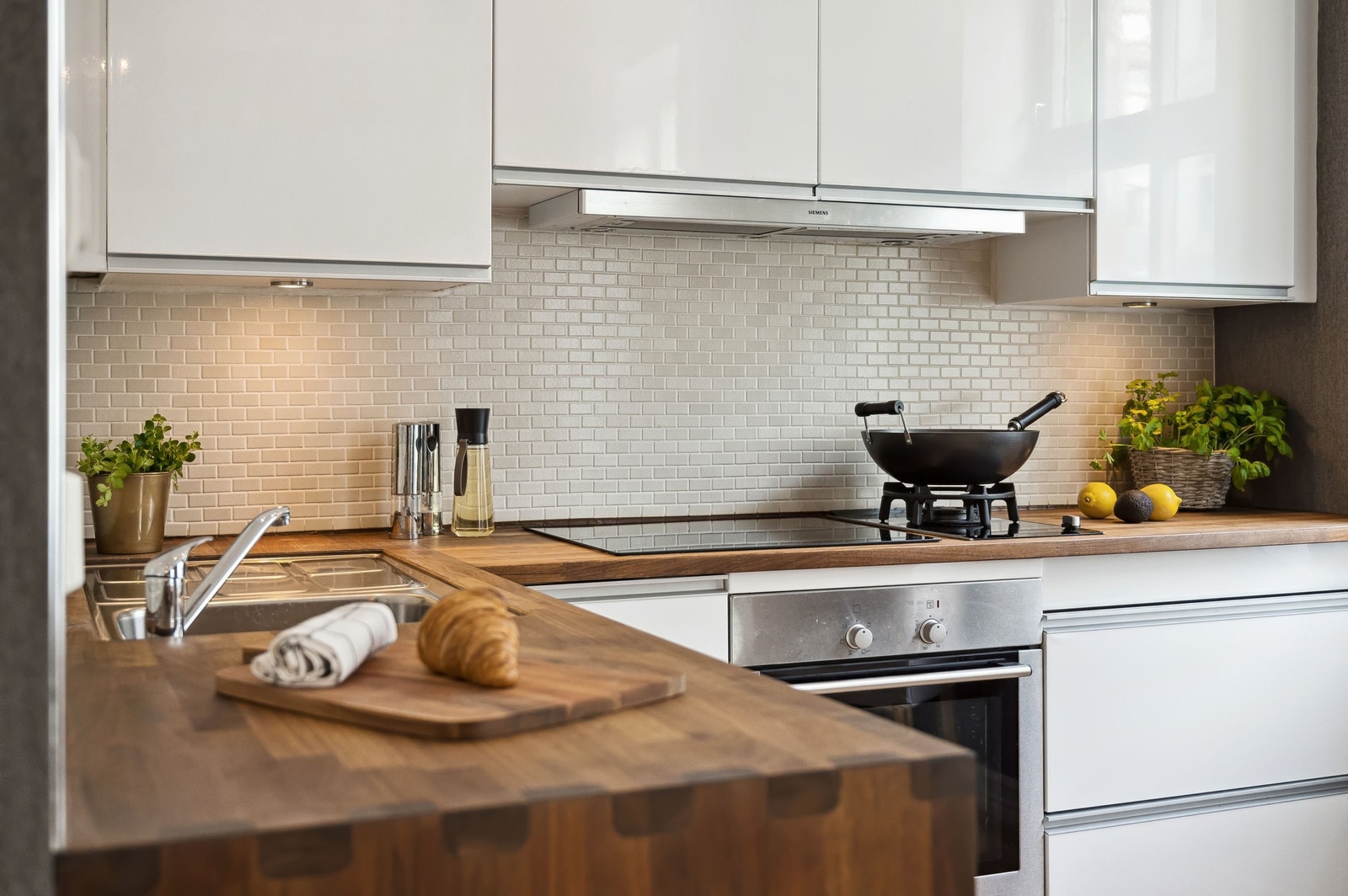 Praktiske skap for oppbevaring. Galleribilde