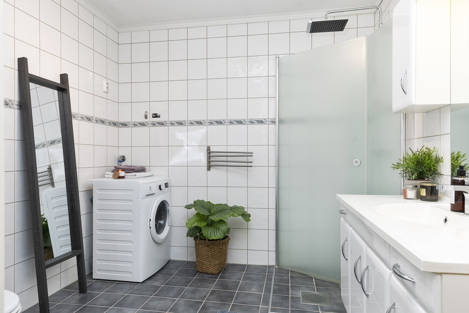 Badet er også lyst og pent innredet. Galleribilde