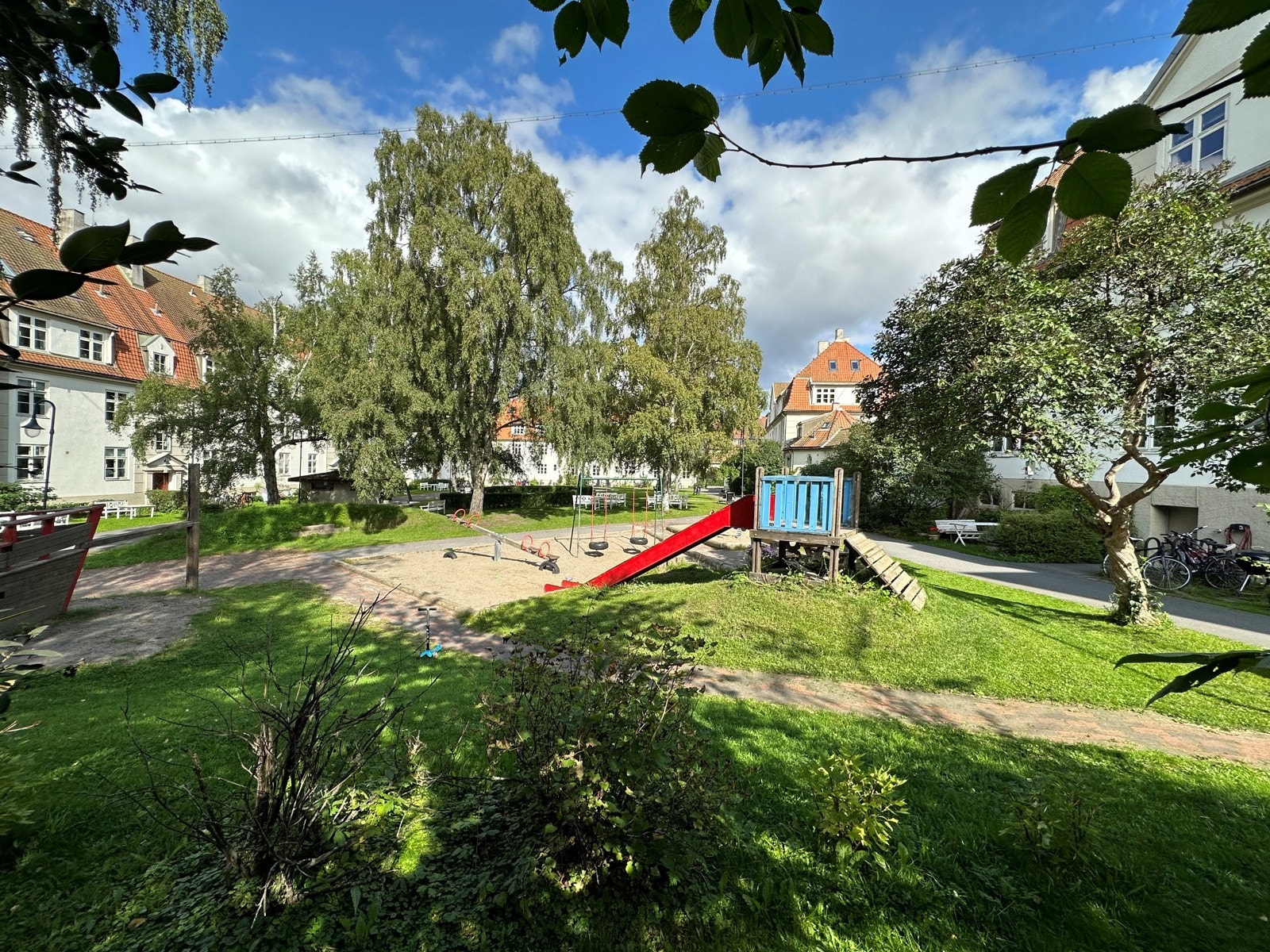 Fra bakgård. Galleribilde