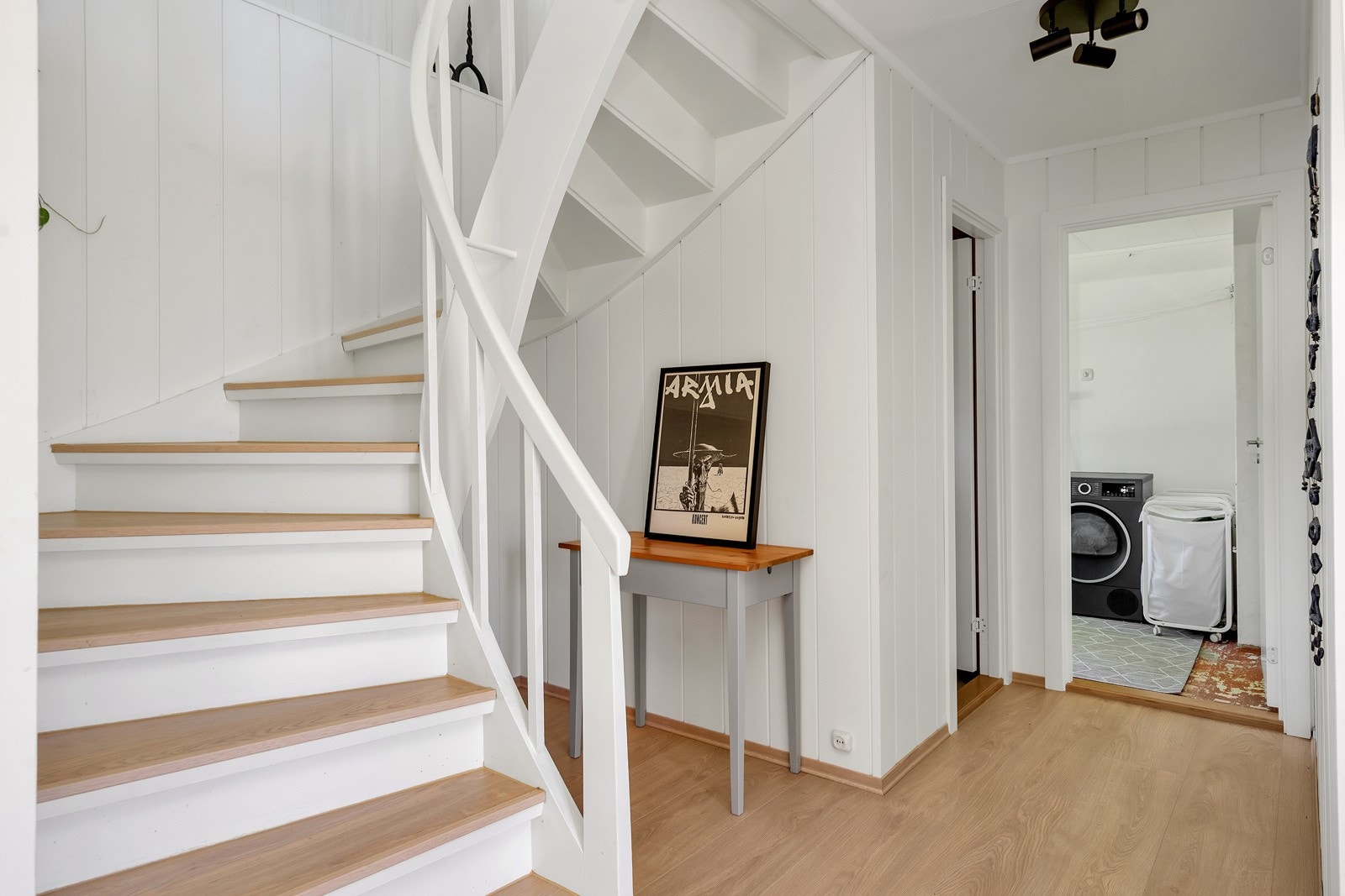 Trappe hall underetg. Galleribilde