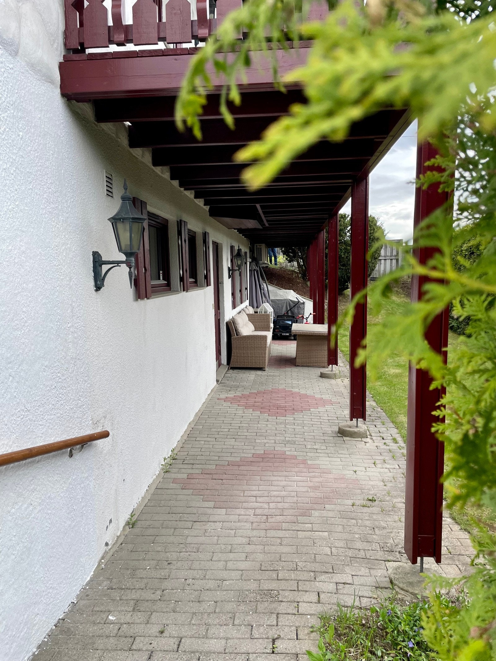 Uteplassen nede Galleribilde