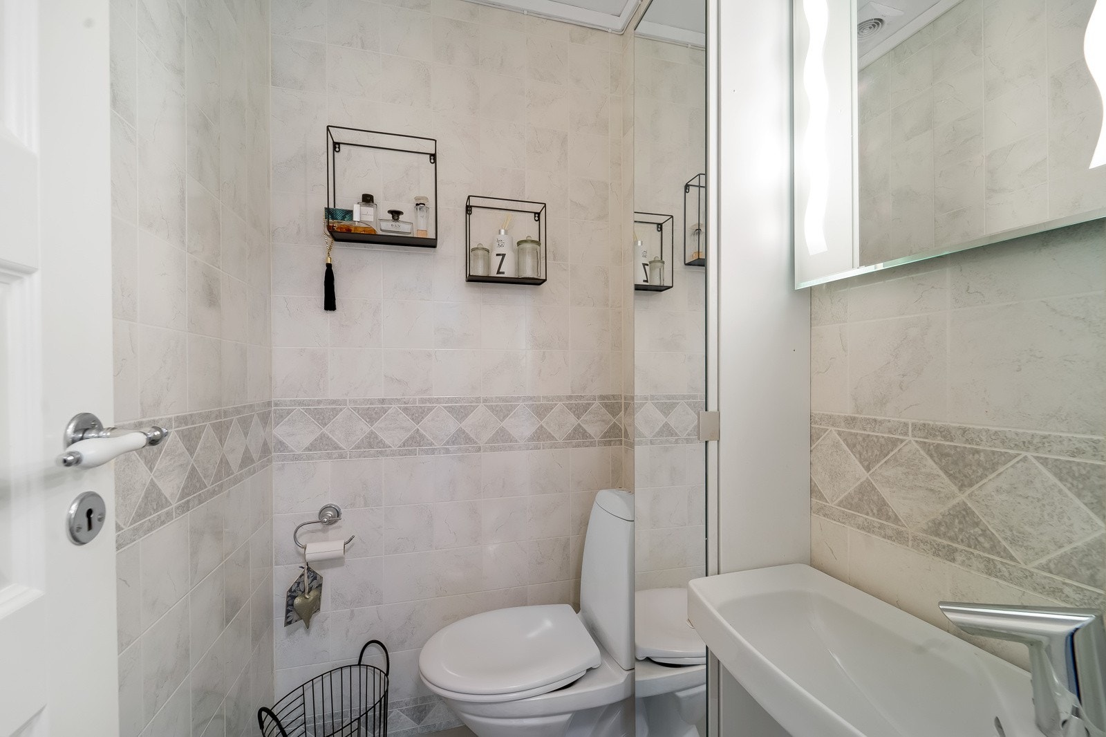 Wc i 2. etasje. Galleribilde