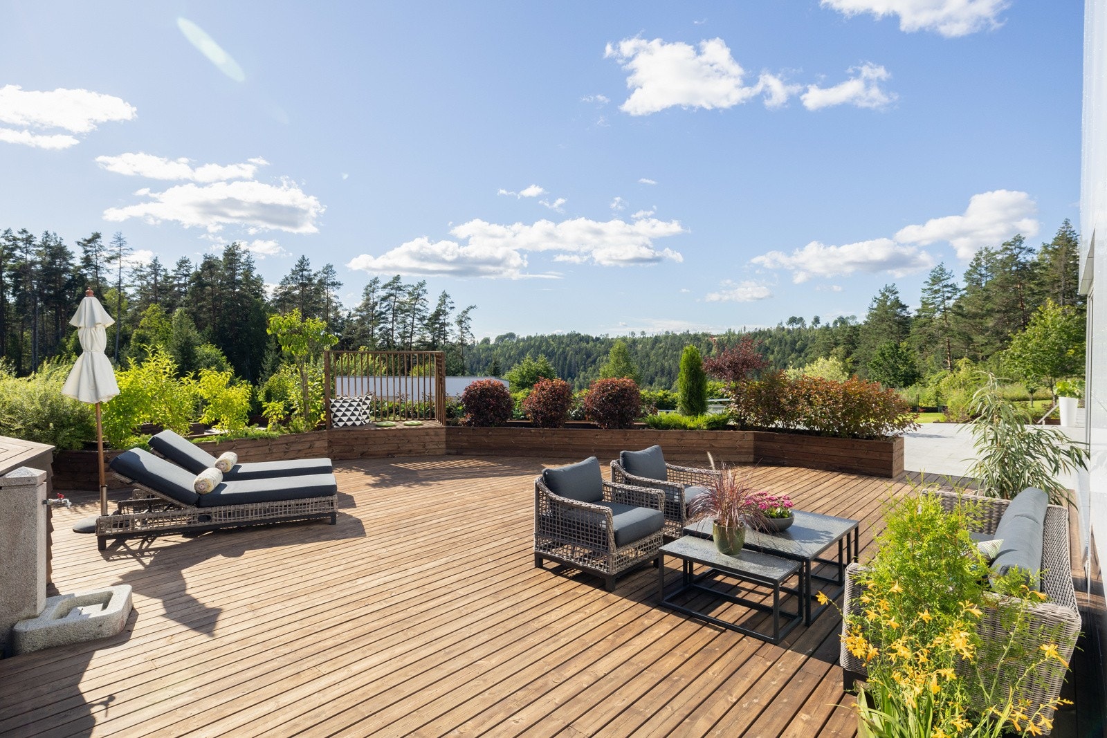 Solrik terrasse Galleribilde