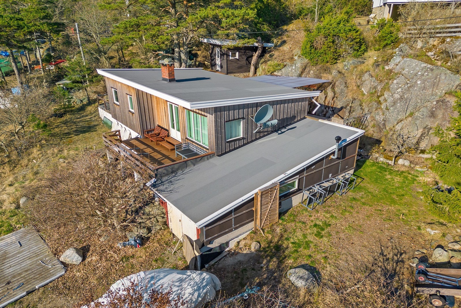 Boligen har behov for utvendige utbedringer og i sin helhet et stort potensial knyttet til oppgradering. Galleribilde