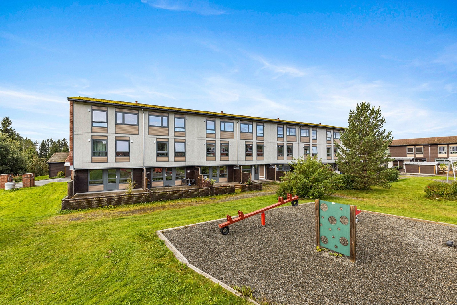 Rolig og barnevennlig beliggenhet. Gangavstand til skole, barnehage og dagligvarebutikk. Galleribilde