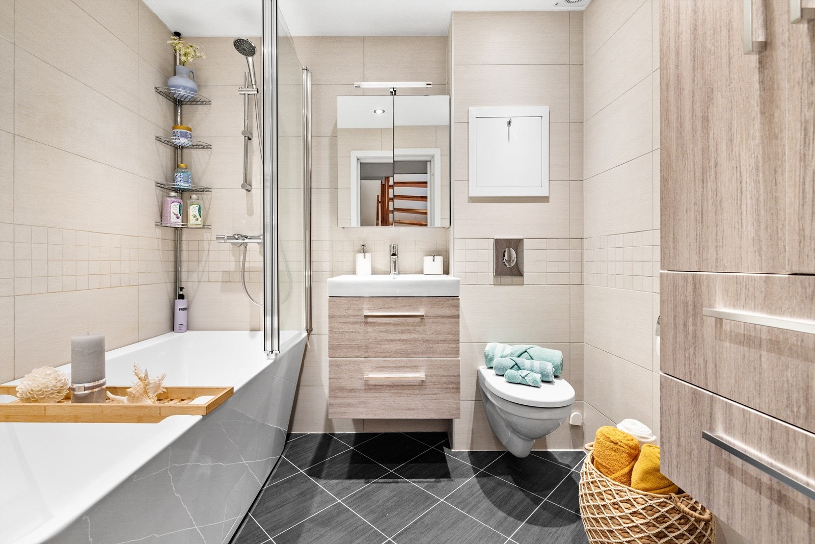 Pent flislagt baderom Galleribilde