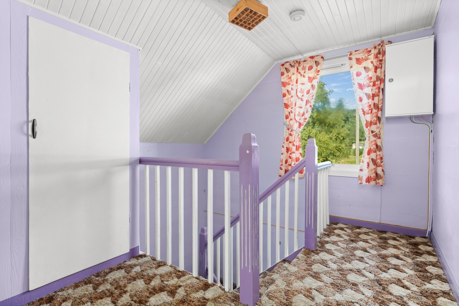 Velkommen opp - På loftet er det gang og 3 soverom. Galleribilde