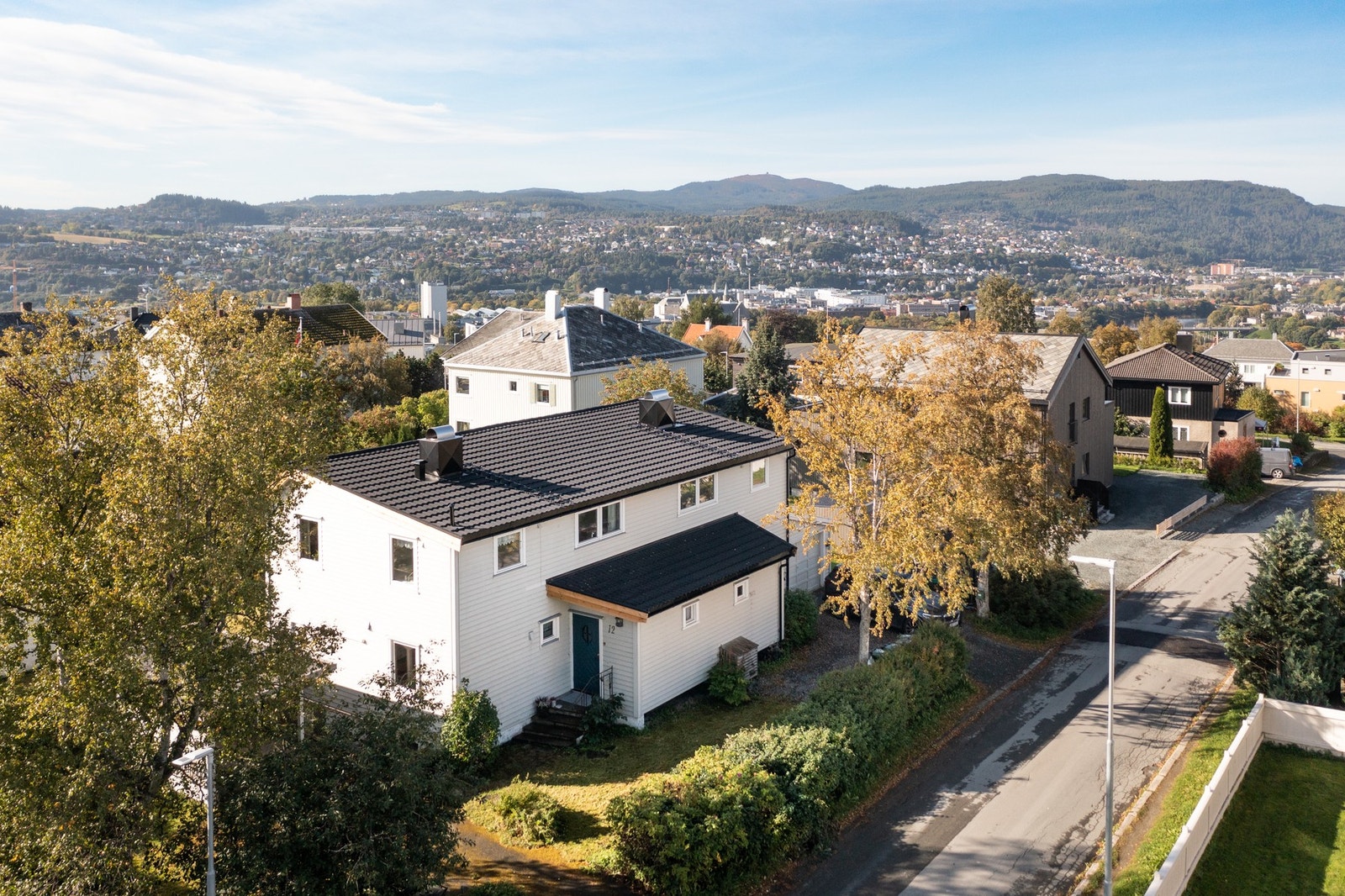 Det er lagt nytt tak på boligen i den senere tid. Galleribilde