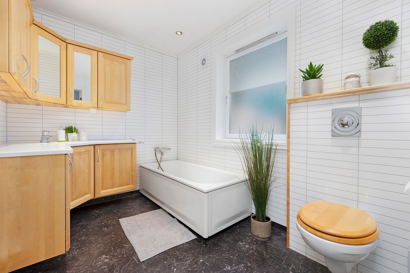 Badet er på 6 kvm. Galleribilde