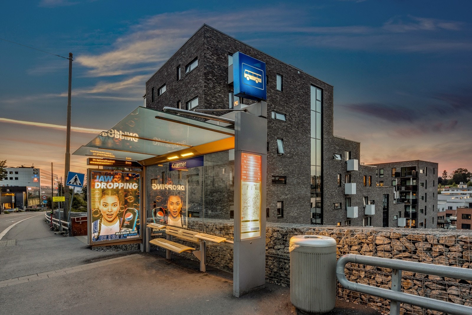 Det er god offentlig kommunikasjon i området. Galleribilde