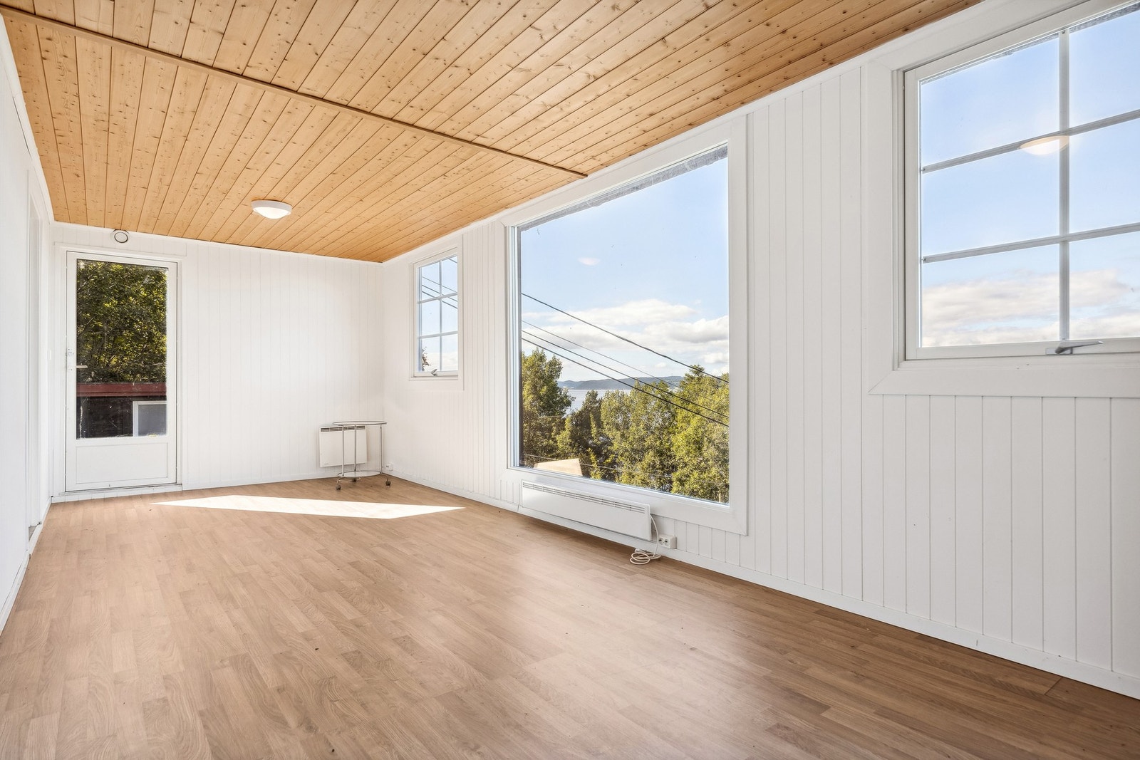 Velkommen til Bynesveien 477 - Kontakt megler på 918 50 709 / morten.kjelsberg@em1.no dersom det ønskes privatvisning. Galleribilde