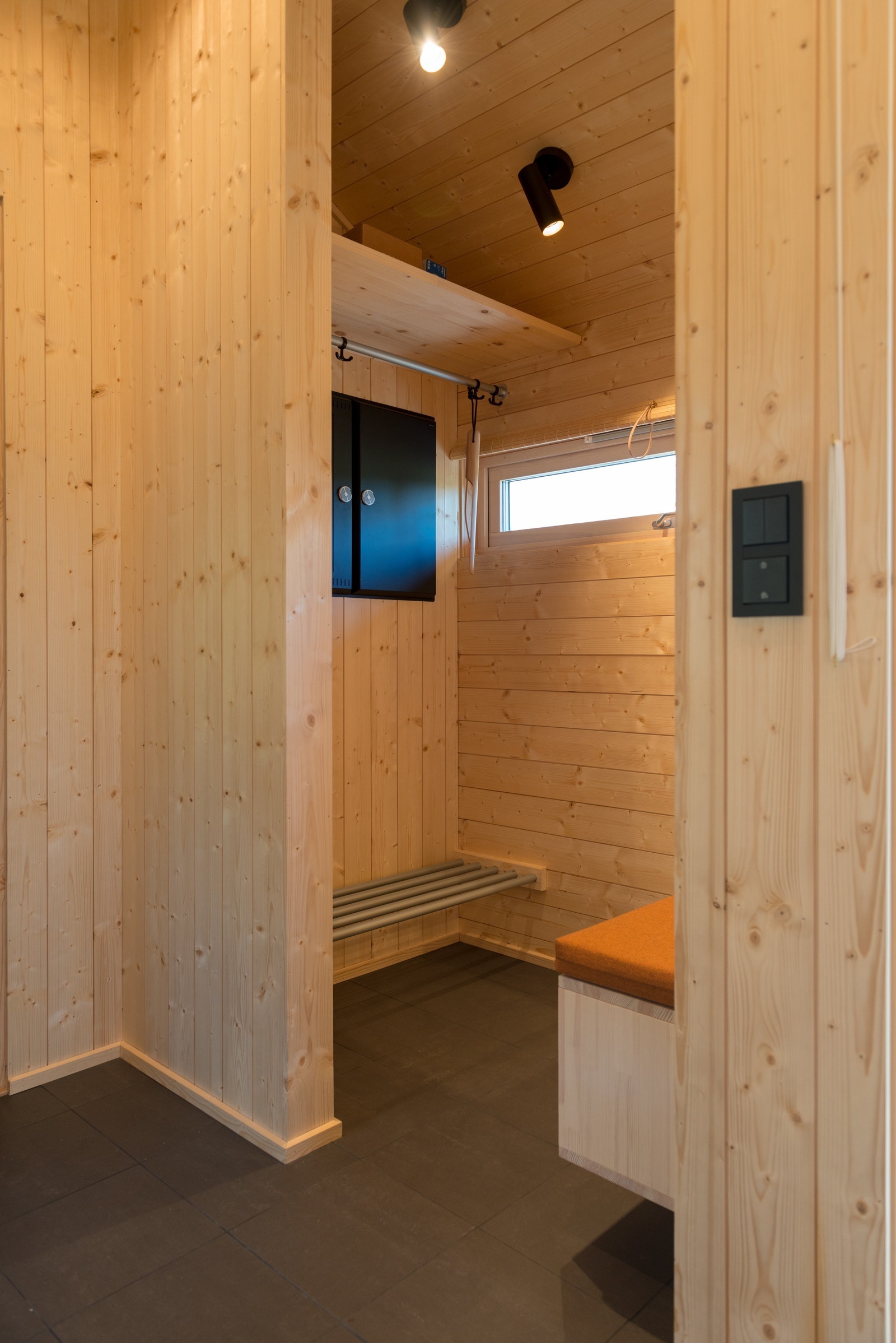 Garderobe Galleribilde