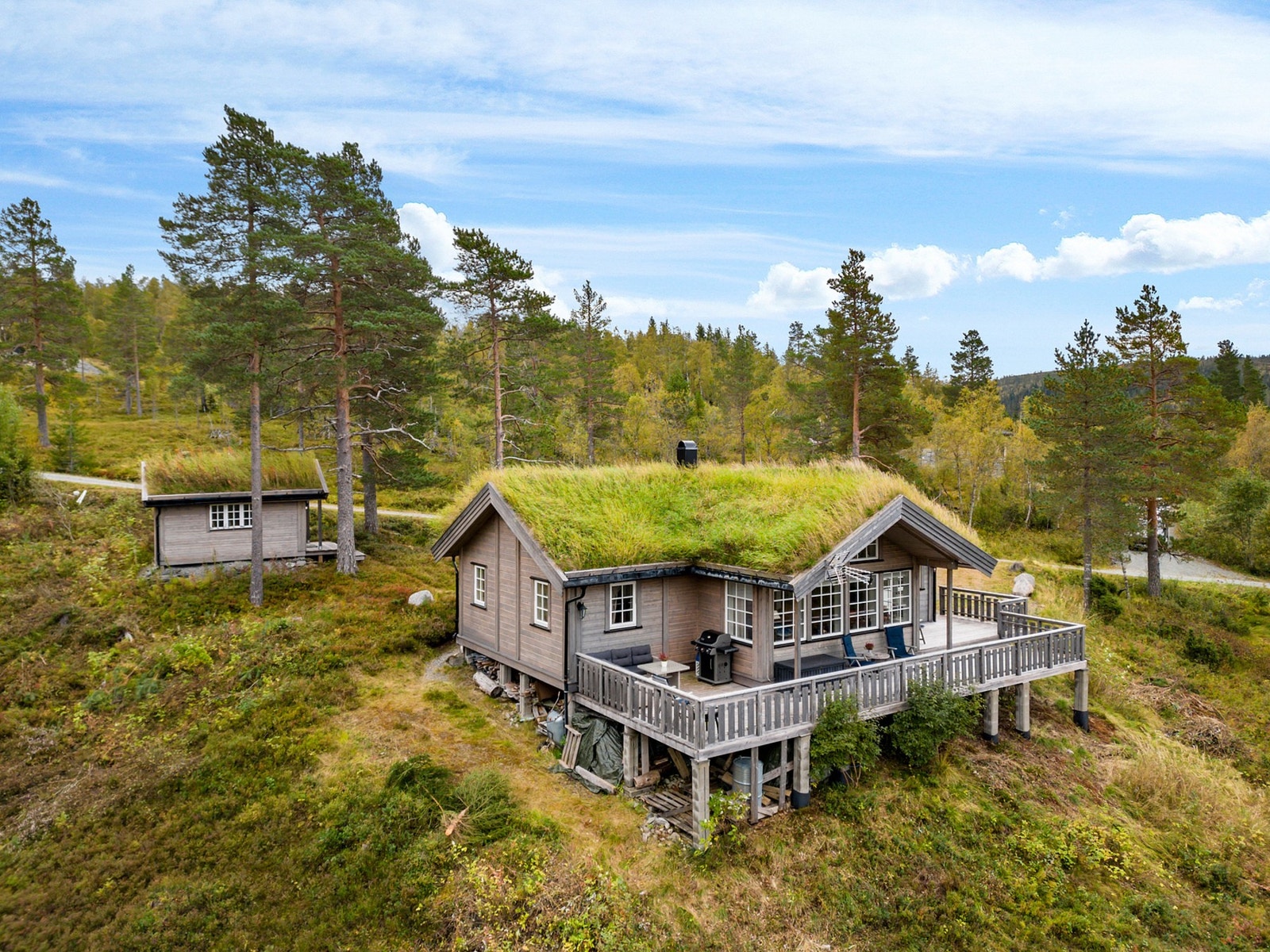 EiendomsMegler 1 ved Oliver Almli Reinås presenterer: Ytteråsvegen 899. Galleribilde
