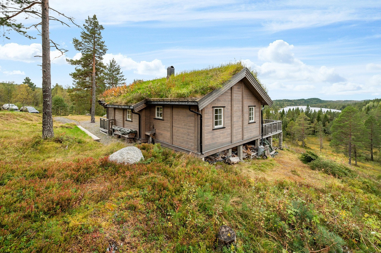 Det er bilvei helt frem som brøytes om vinteren. Galleribilde