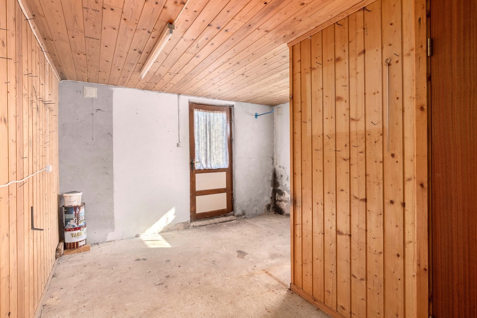 Utgang fra kjeller. Galleribilde