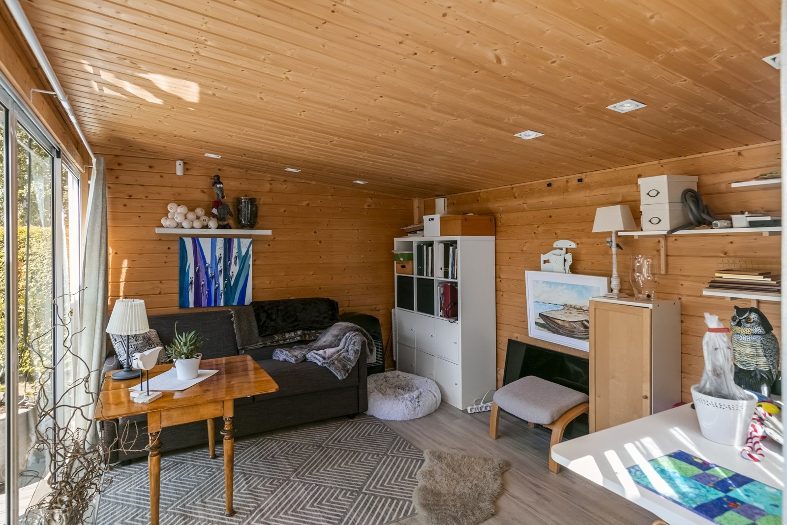 Så her har man en ekstra stue som kan benyttes store deler av året. Galleribilde