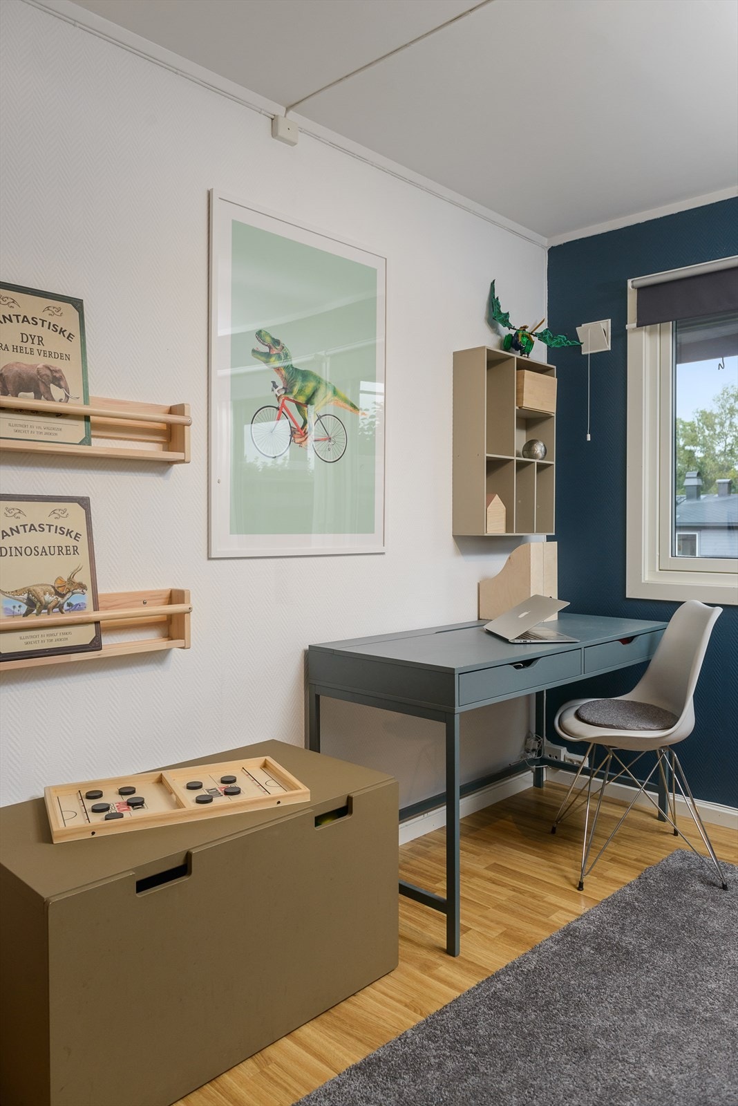 God plass til arbeidspult etc. Galleribilde