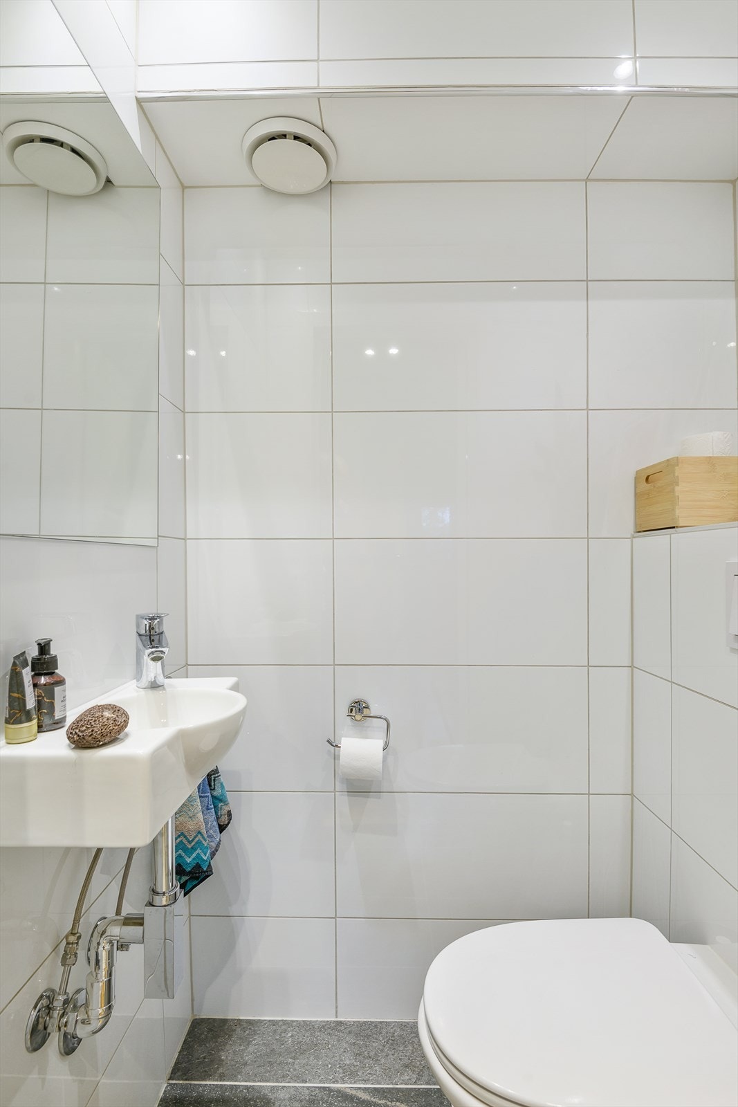 Separat WC-rom i tillegg til WC på badet også. Galleribilde