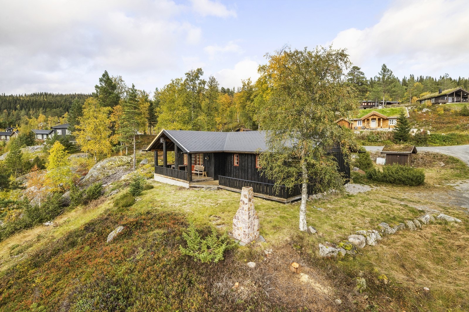 Pen hytte med fantastisk beliggenhet og utsikt 702 moh. Galleribilde