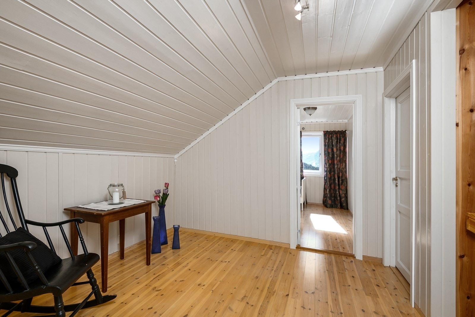 Trappegang med god plass til f.eks kontor. Galleribilde