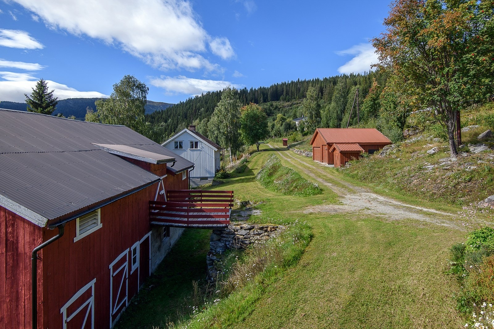 Trivelig eiendom med landlig og fin beliggenhet ca. 5 min fra Fåvang sentrum.. Galleribilde