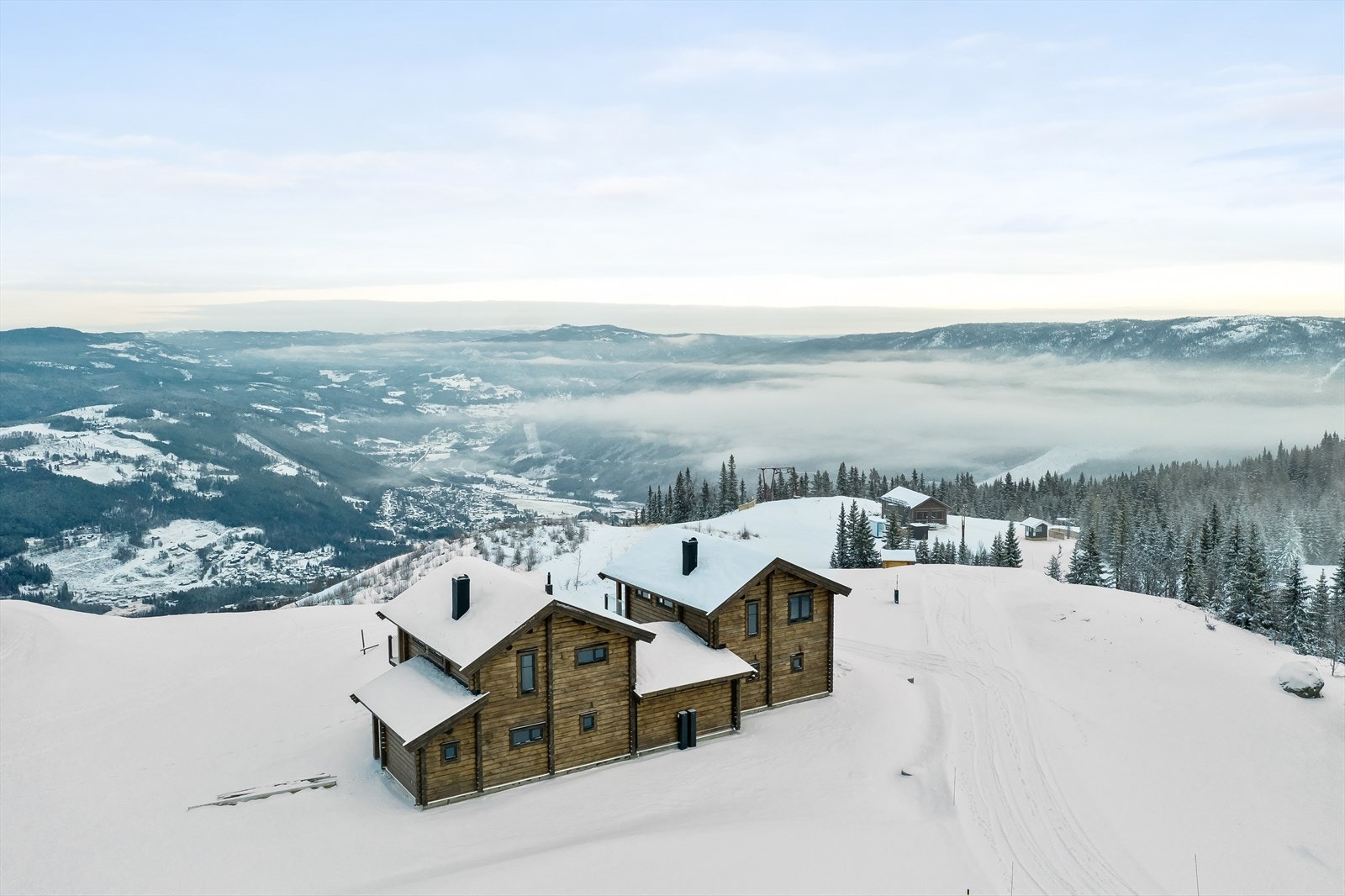 Solforholdene på Skagahøgdi er det ingenting å si noe på, her er det sol året rundt. Galleribilde