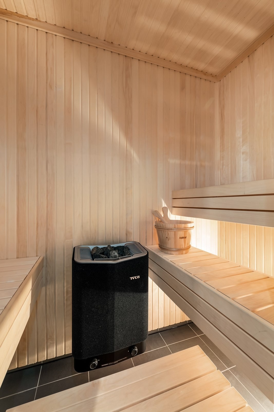 Etter en lang dag ut i kulda er det magisk å kunne få igjen varmen her inne. Galleribilde