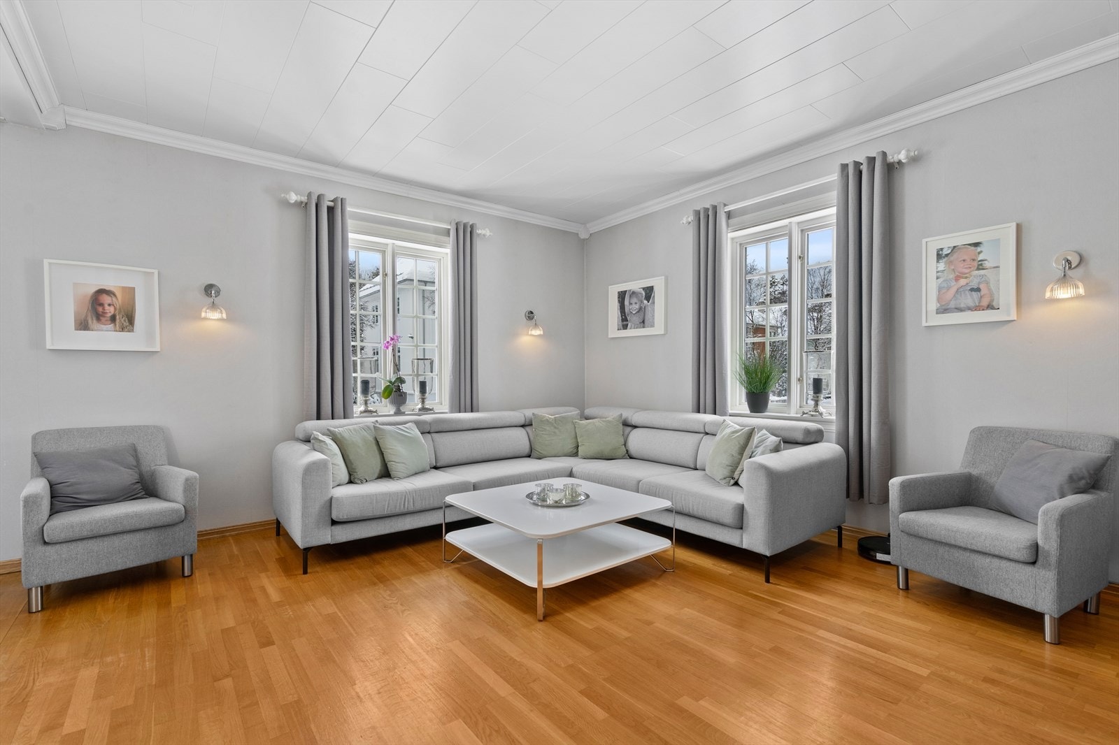 Meget flott stue med god takhøyde Galleribilde