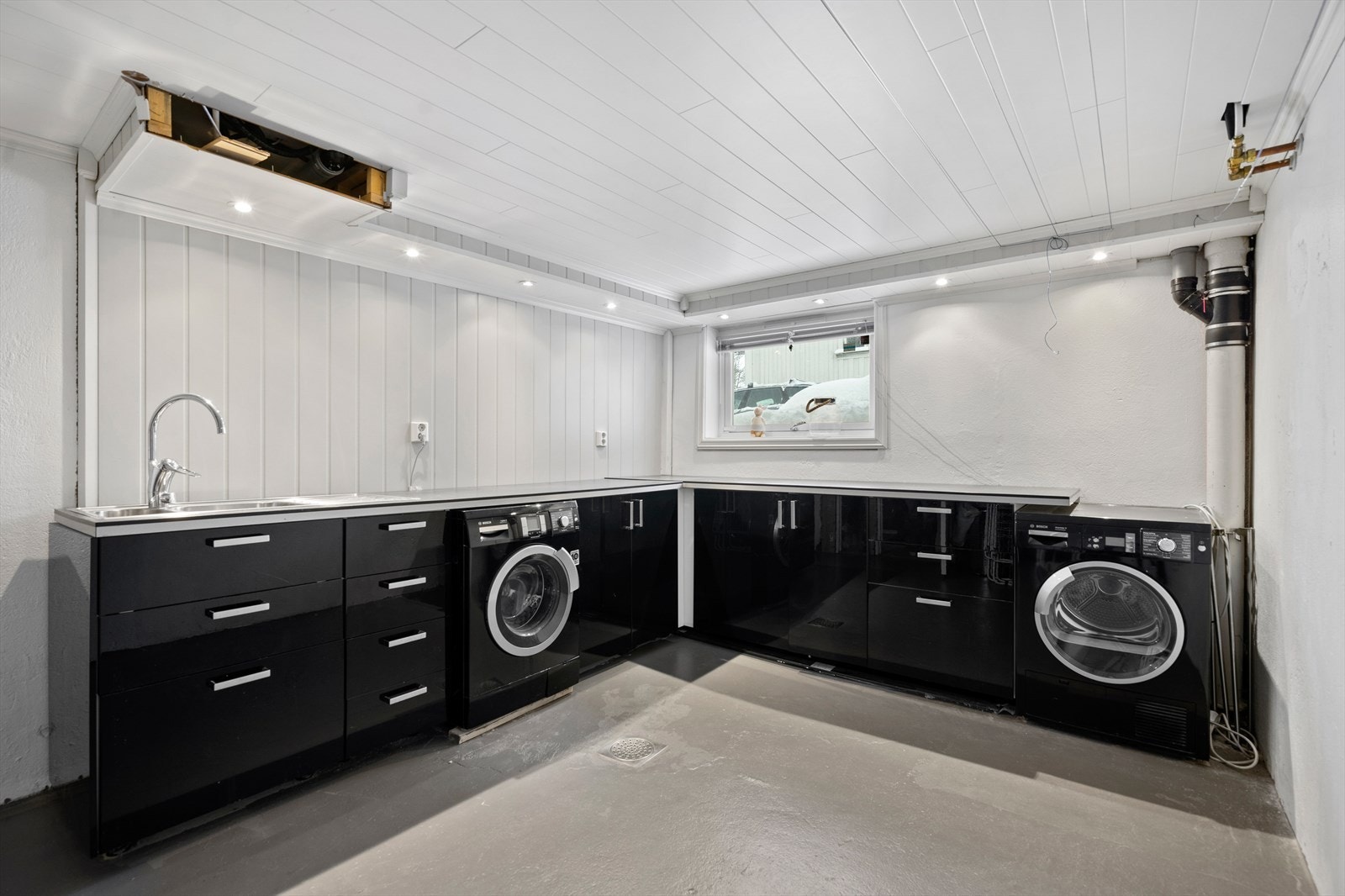 Vaskerom Galleribilde