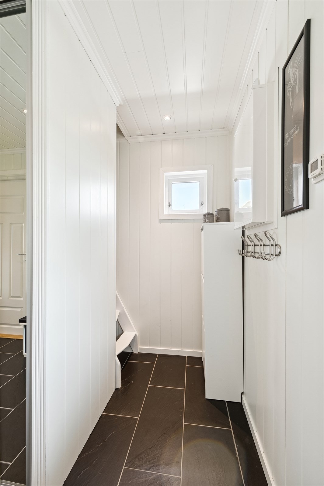 Trapp opp til loft med lagringsplass Galleribilde