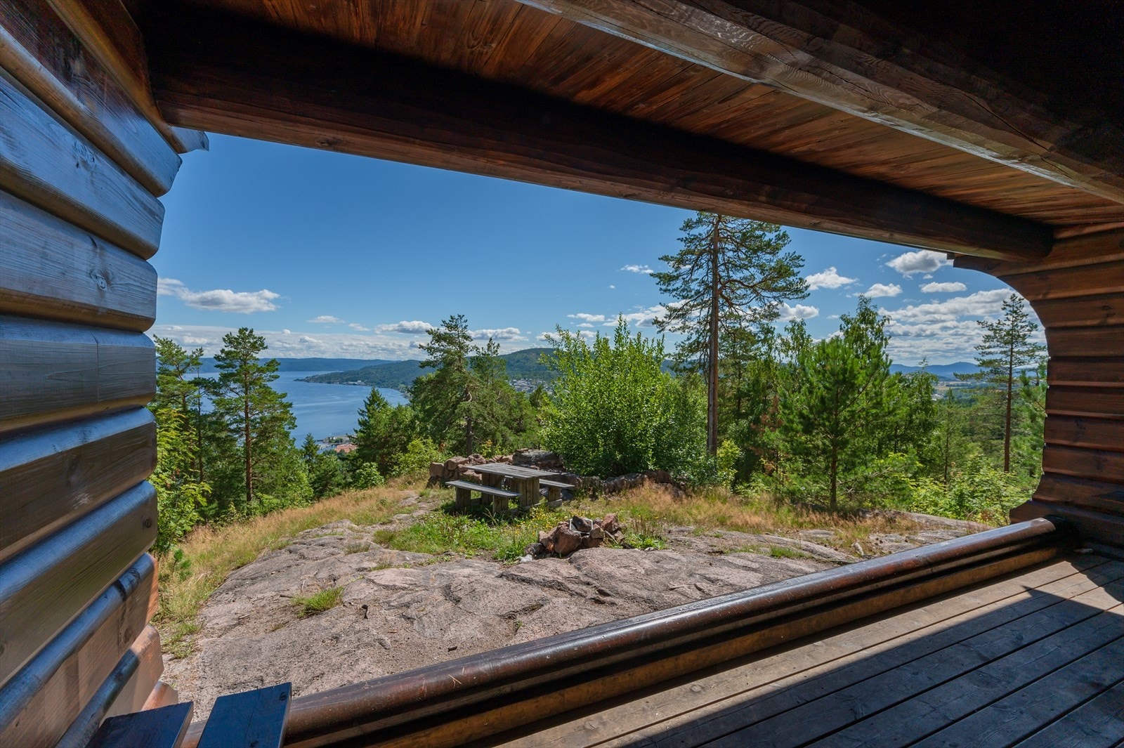Marka rett i bakkant med flotte turmuligheter, sommer og vinter! Galleribilde