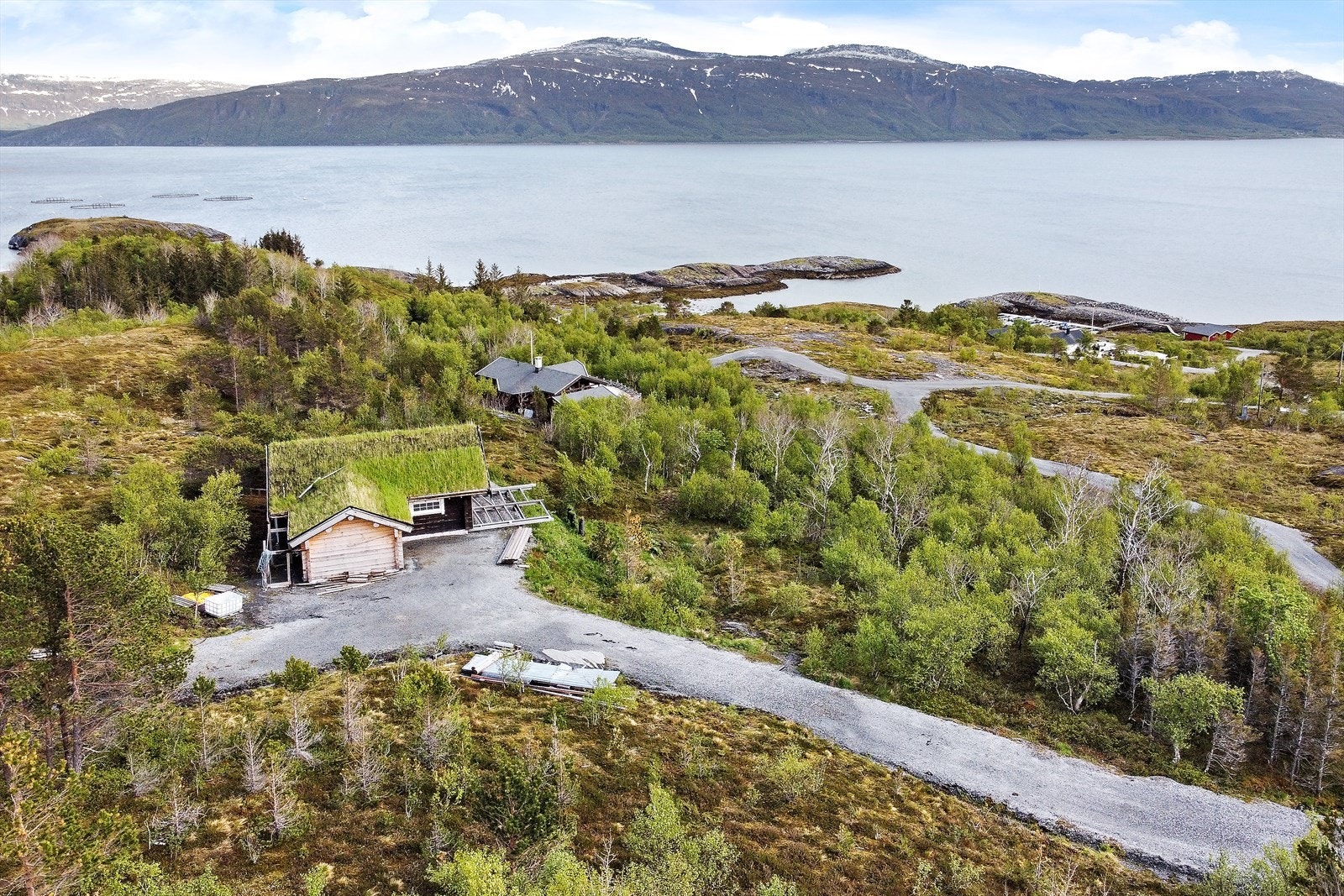 Med hytten følger det båtplass og rett til nausttomt. Galleribilde