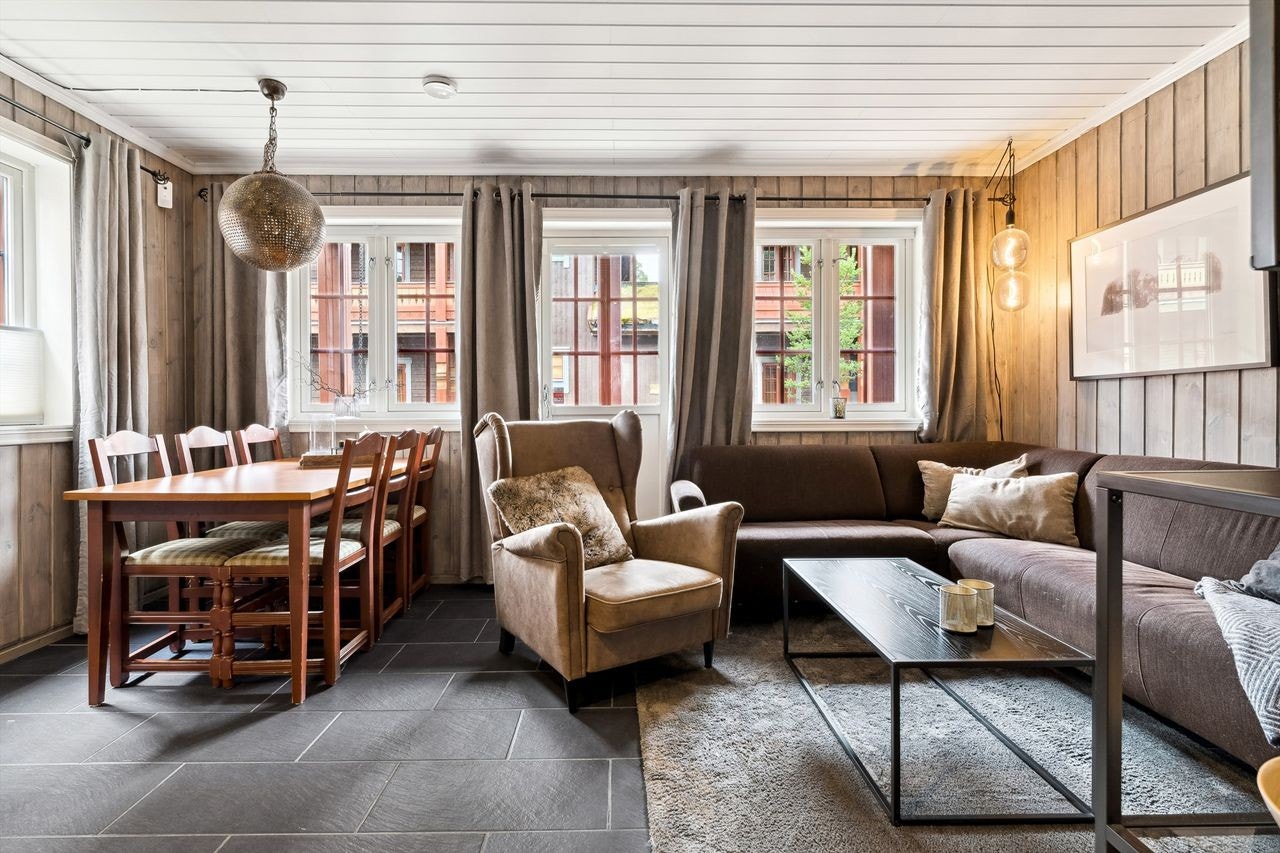 Stuen har utgang overbygget terrasse Galleribilde