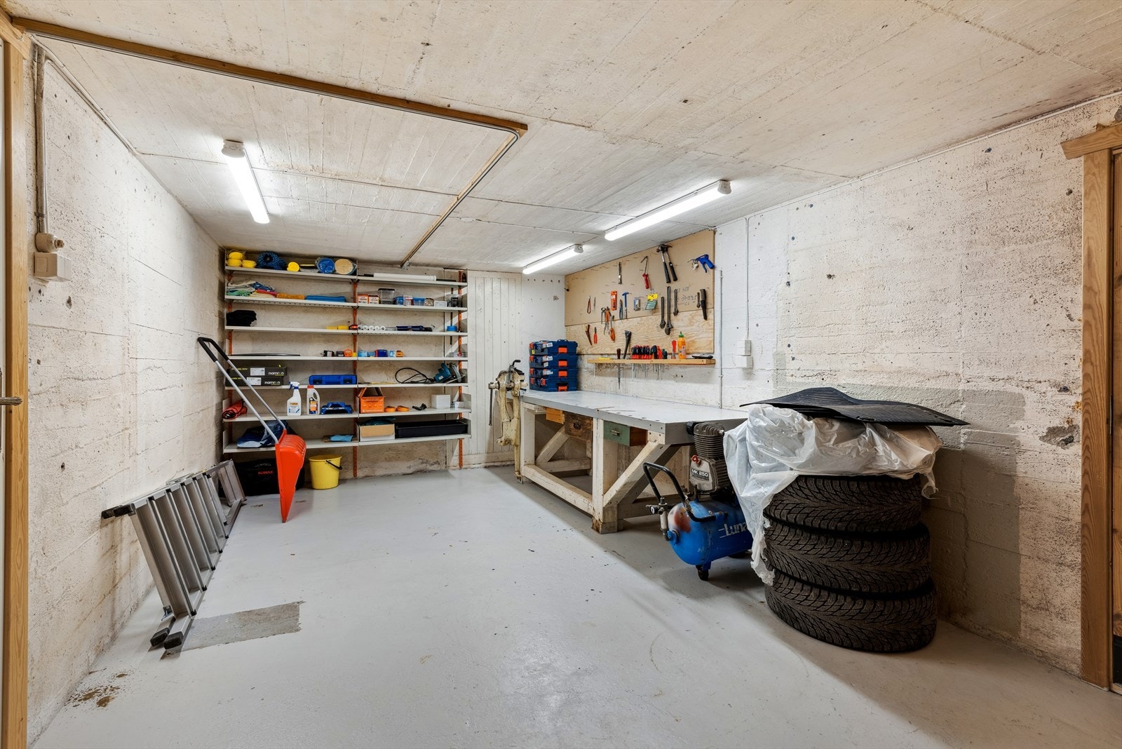 Godt med lagringsplass i kjeller. Galleribilde
