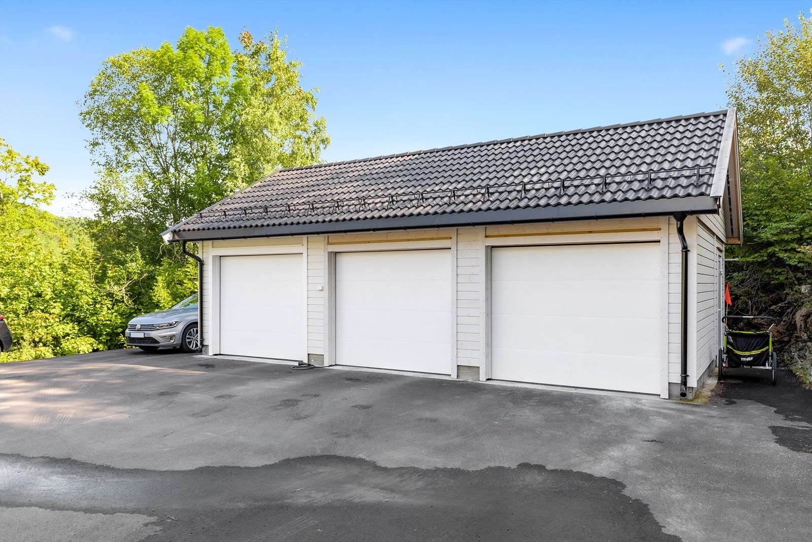 Parkering i garasje. Galleribilde