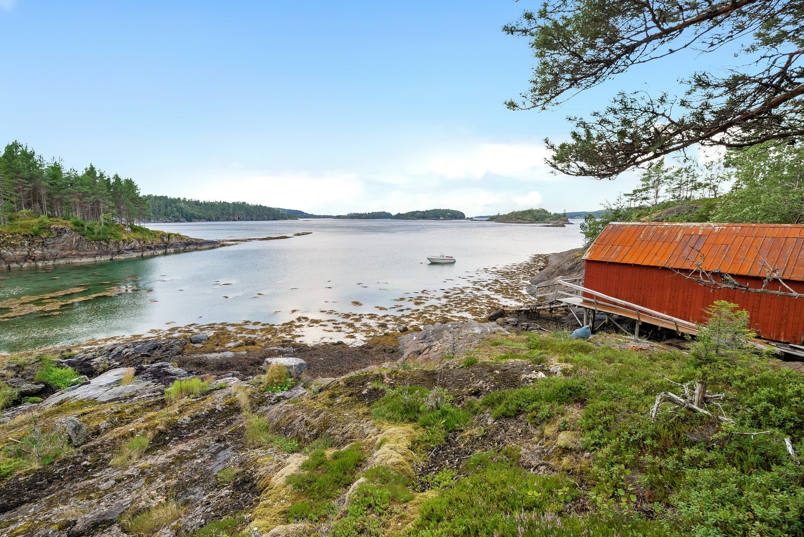 Her er det fine muligheter for å oppsøke både sjø og natur Galleribilde