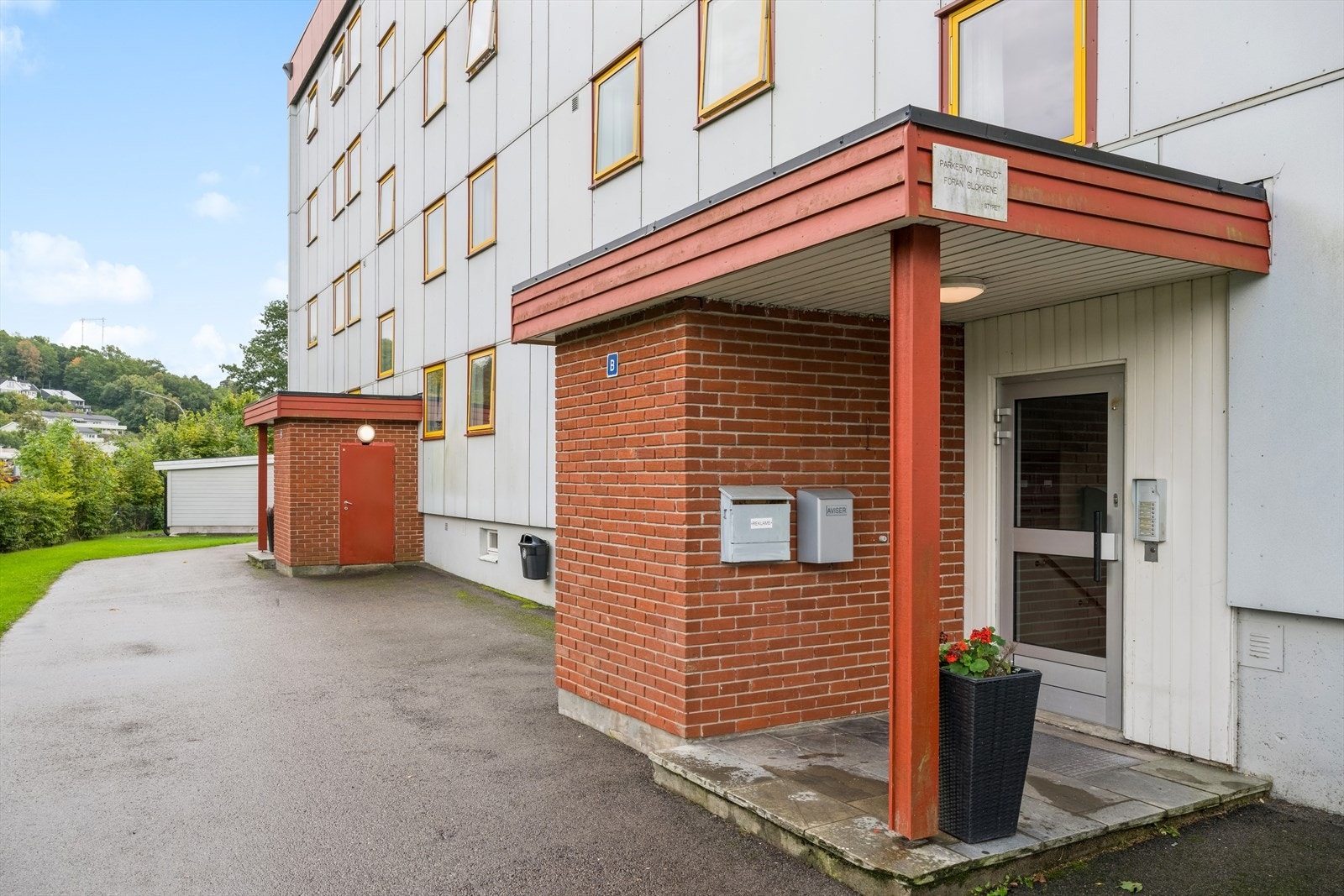 Inngangsparti med callinganlegg Galleribilde