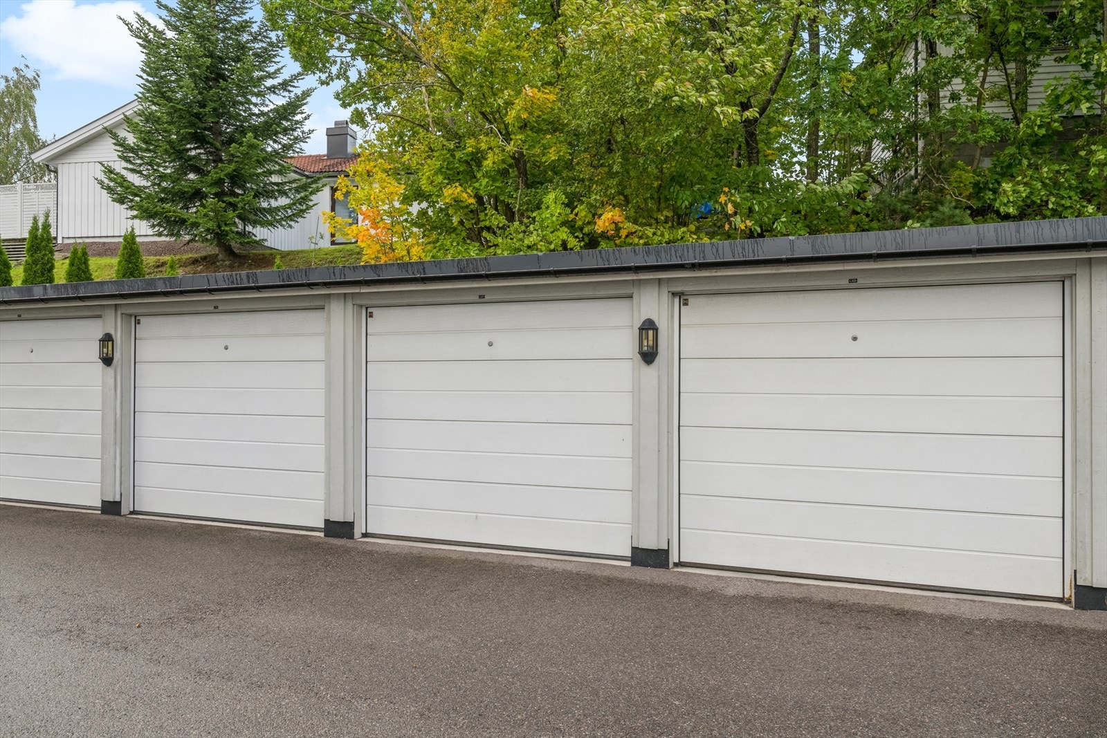 Leiligheten disponerer fast garasjeplass. Galleribilde