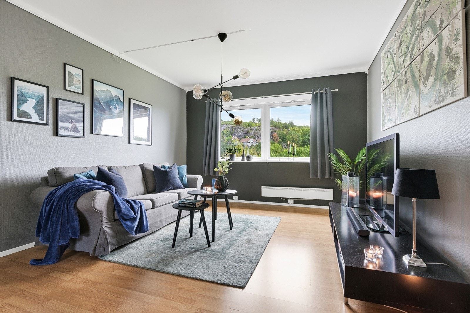 Stue med laminatgulv Galleribilde