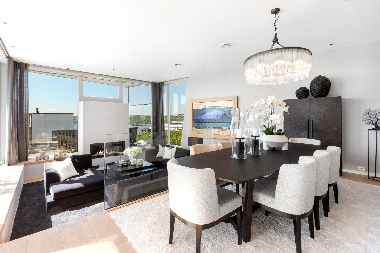 Plass til spisebord i stuens andre del Galleribilde