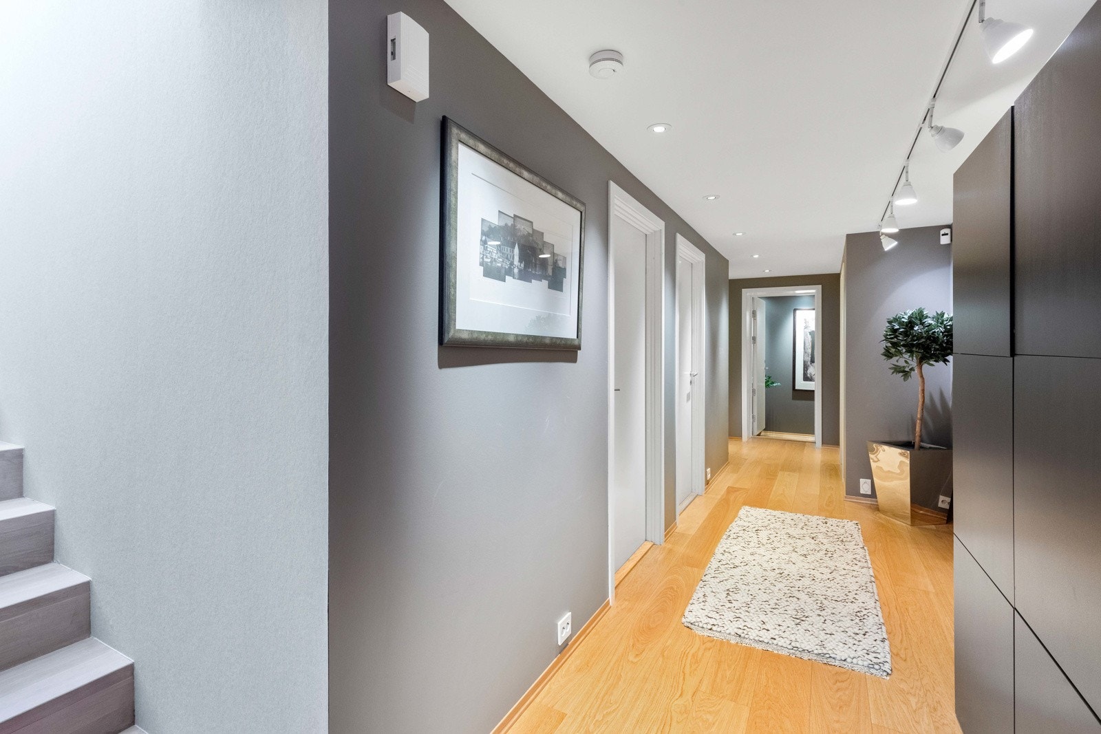 Trappegang underetasje Galleribilde