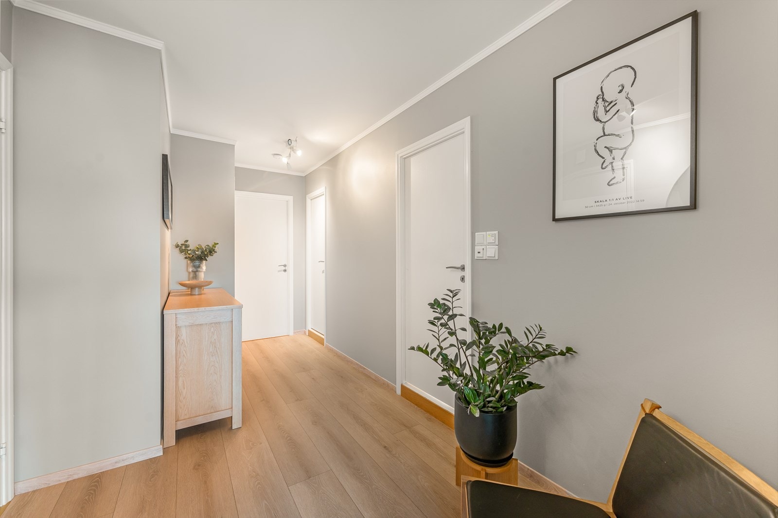 Gangen er målt til 8,9m² og gir gode muligheter til oppbevaring. Galleribilde