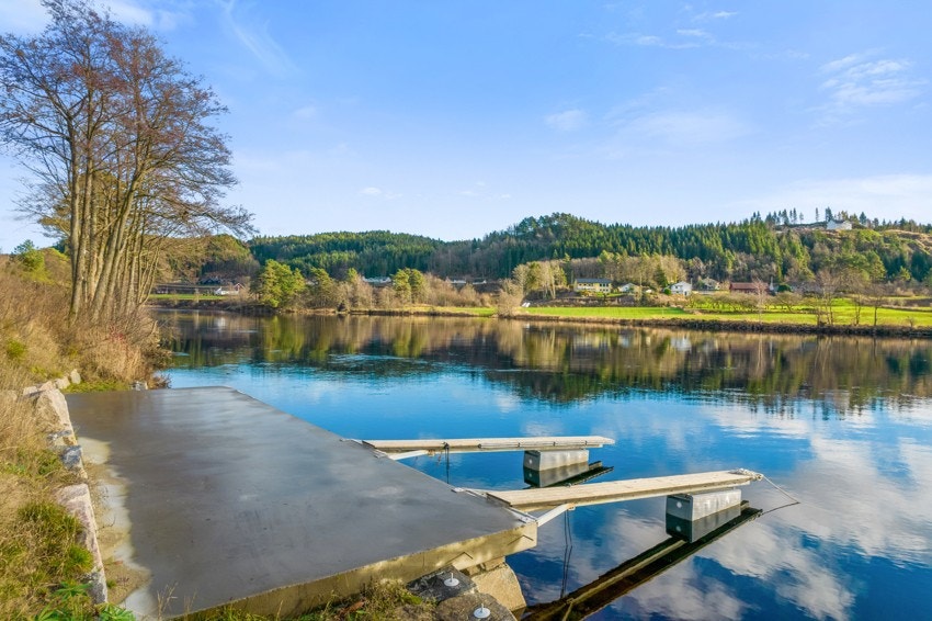 Mulighet for kjøp av båtplass rett nedenfor tomten. Galleribilde