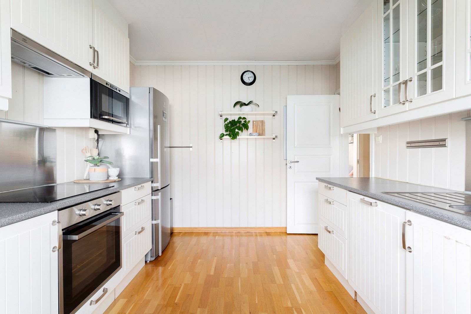 Det er plass til spisebord også på kjøkkenet om man ønsker det. Galleribilde