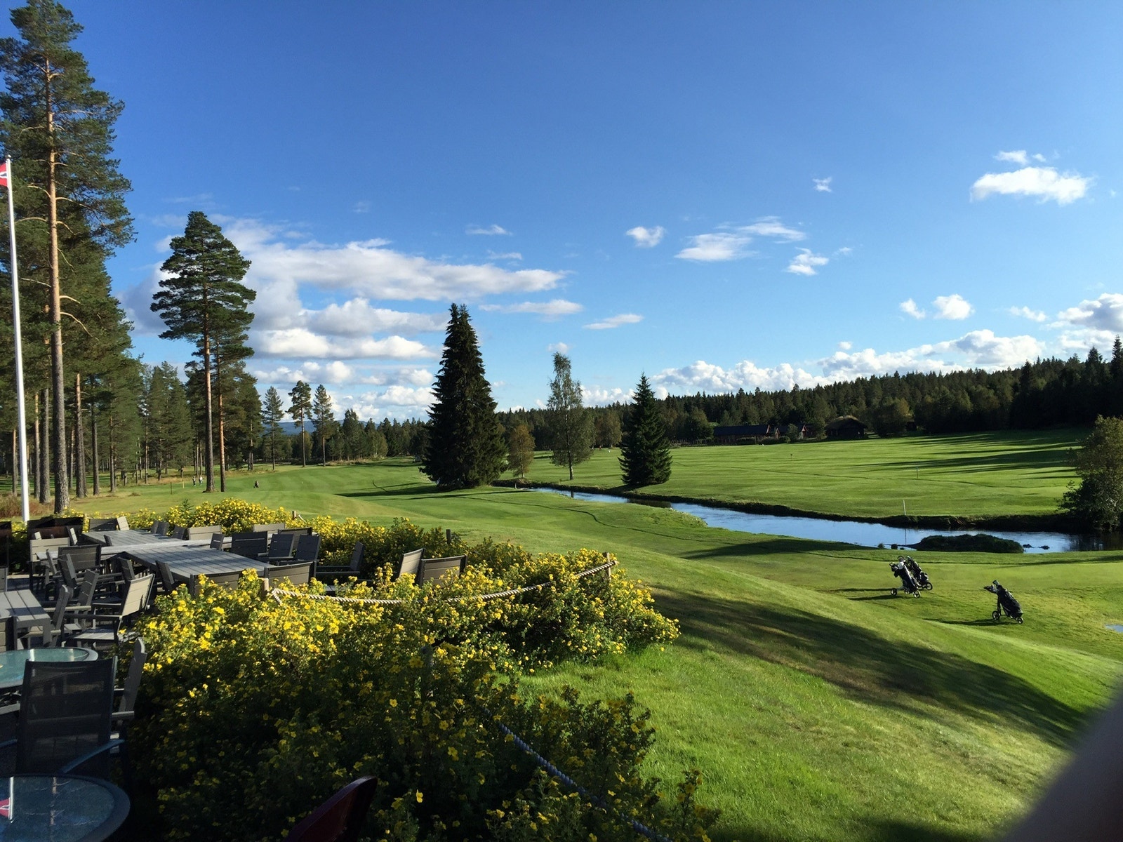 Golf i fantastiske omgivelser. Galleribilde