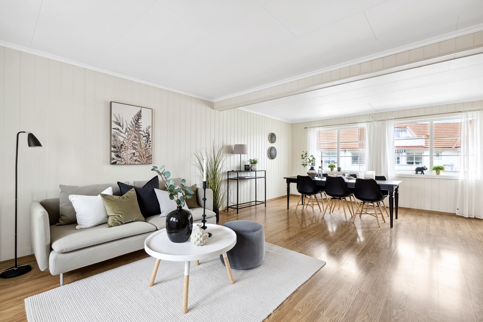 Leiligheten har utgang til to balkonger. Galleribilde