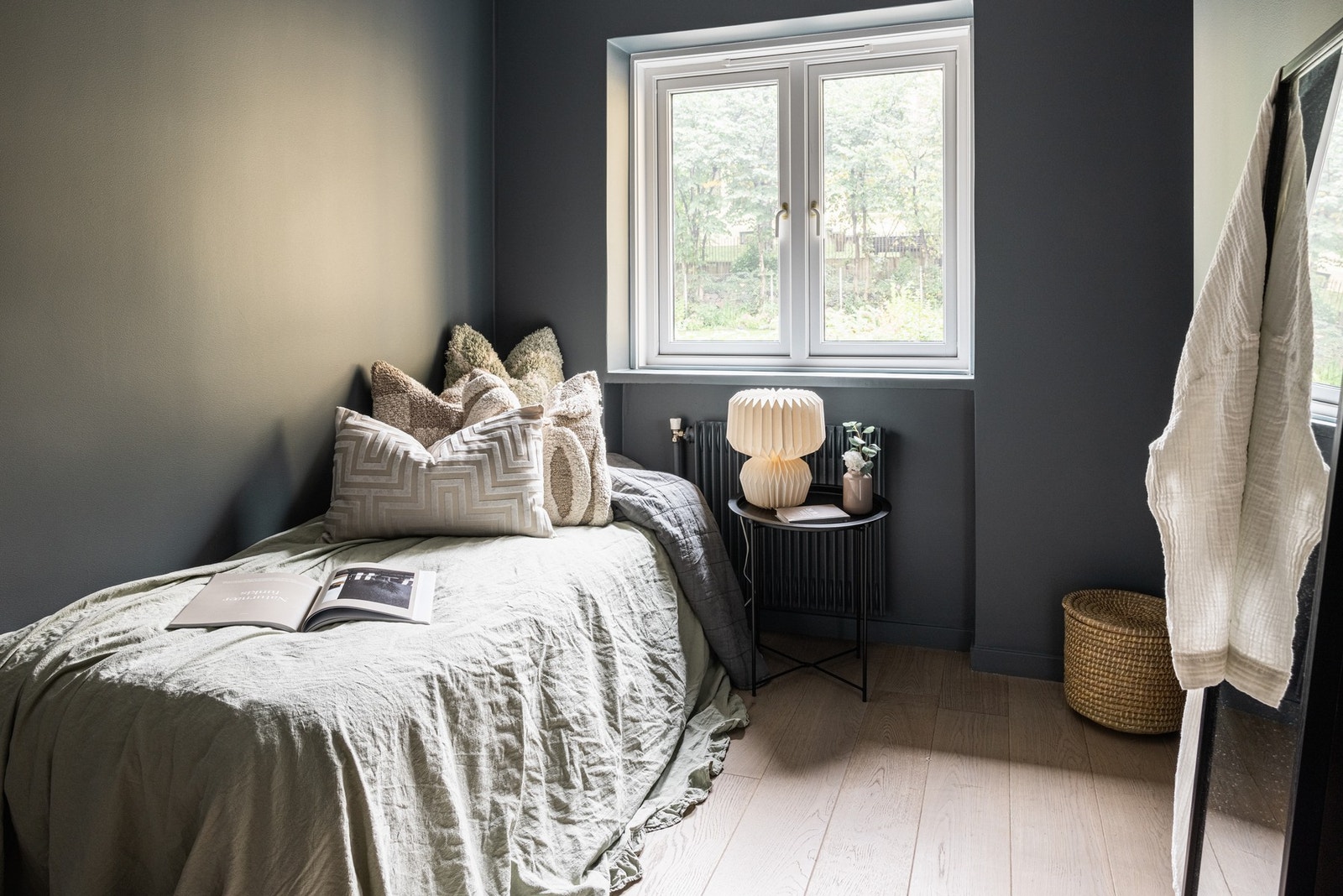 Her har man fint plass til seng og garderobe. Galleribilde