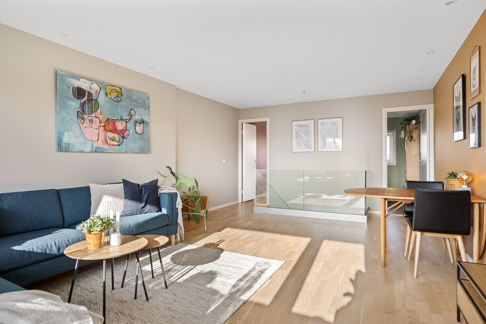 Leiligheten holder høy standard, gjennomført med lekre detaljer. Galleribilde