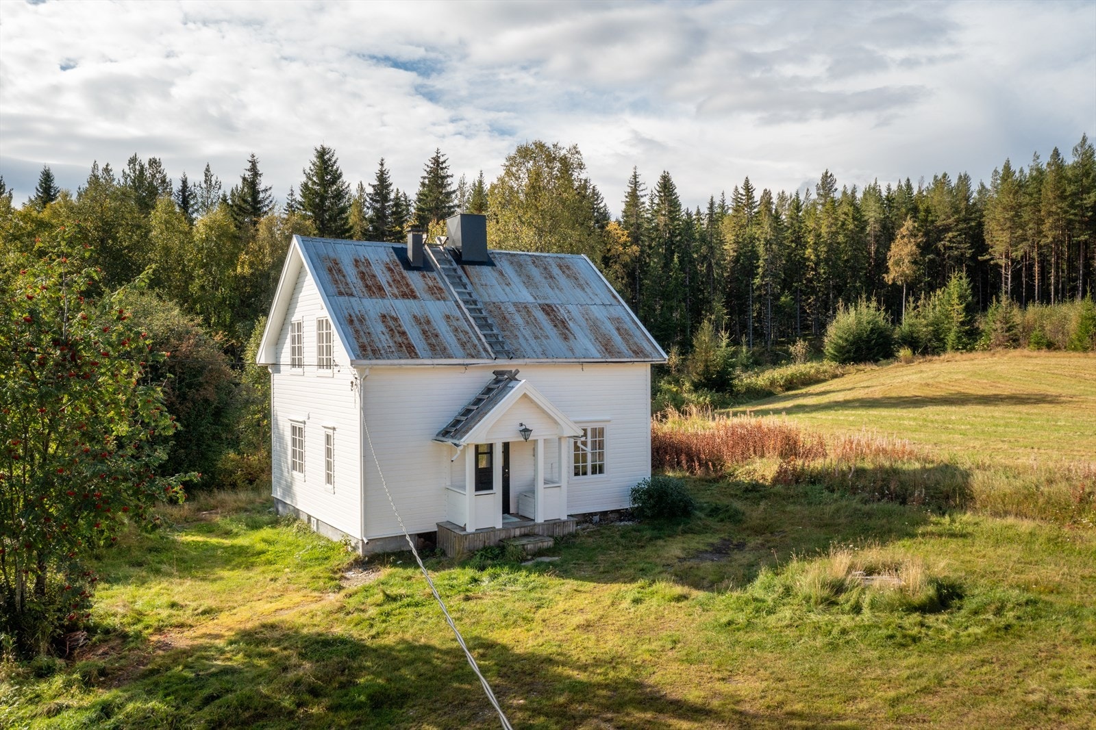 Boligen ligger fint og usjenert til, med kort vei til naturen. Galleribilde