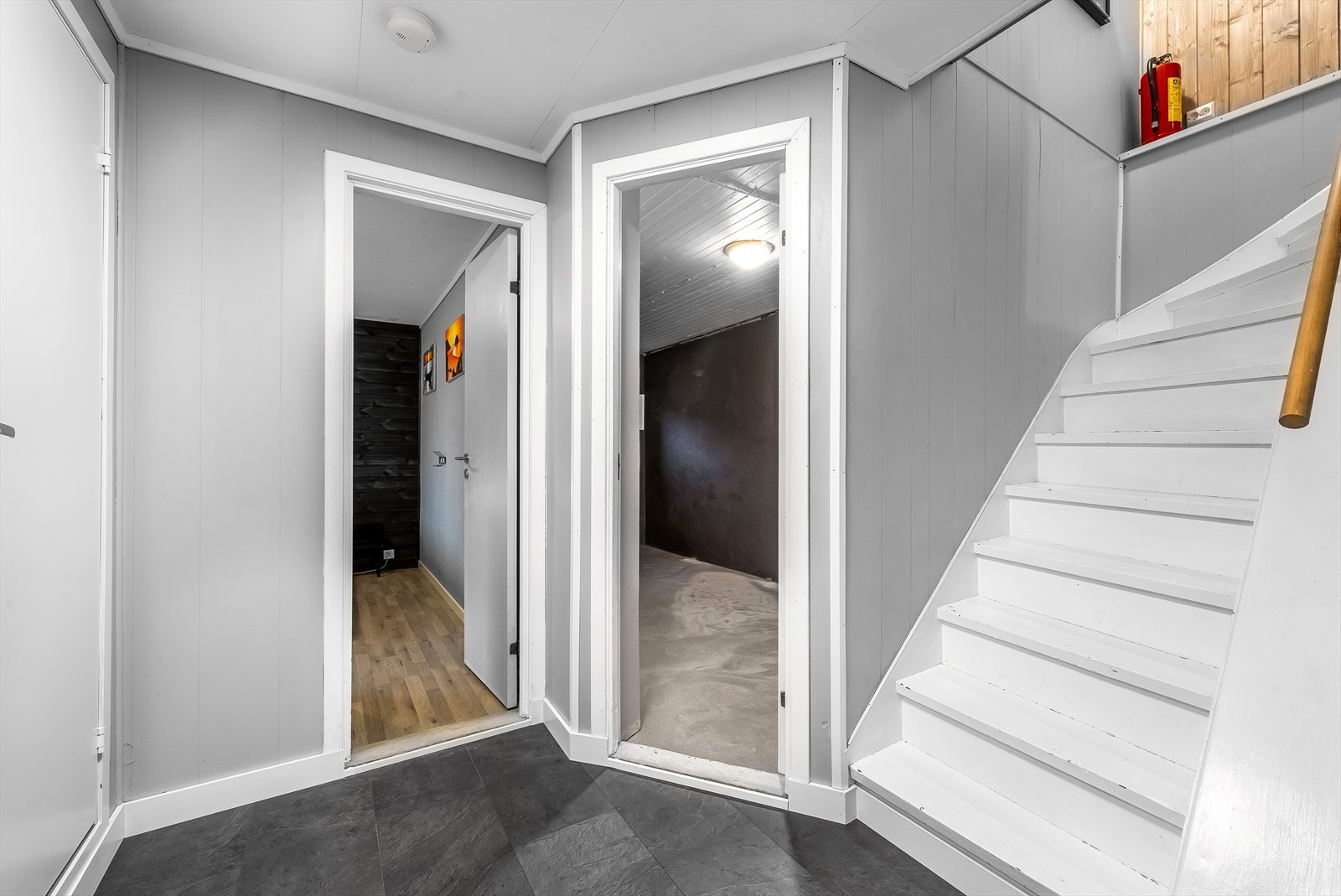 Gang i kjelleren Galleribilde